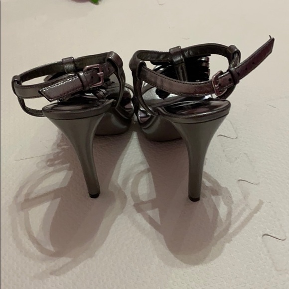 High Heels - Picture 2 of 4